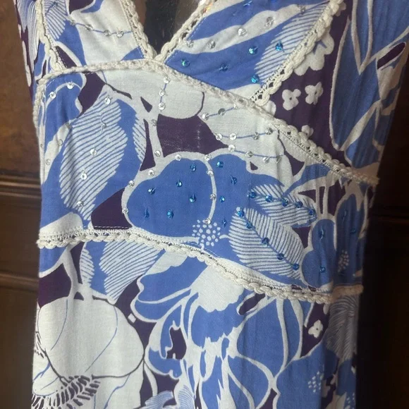 NWT SIZE XL Blue and White Asymmetrical Cap Sleeve Tunic Blouse - Picture 3 of 4